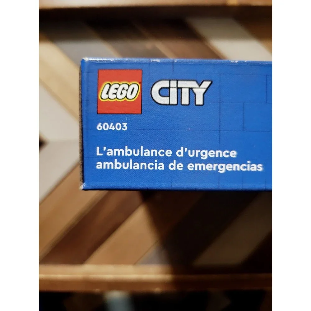 LEGO CITY: Emergency Ambulance and Snowboarder (60403) 79 Pieces New In Box
